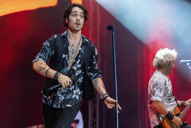 Pula: Parni valjak održao koncert u prepunoj Areni 