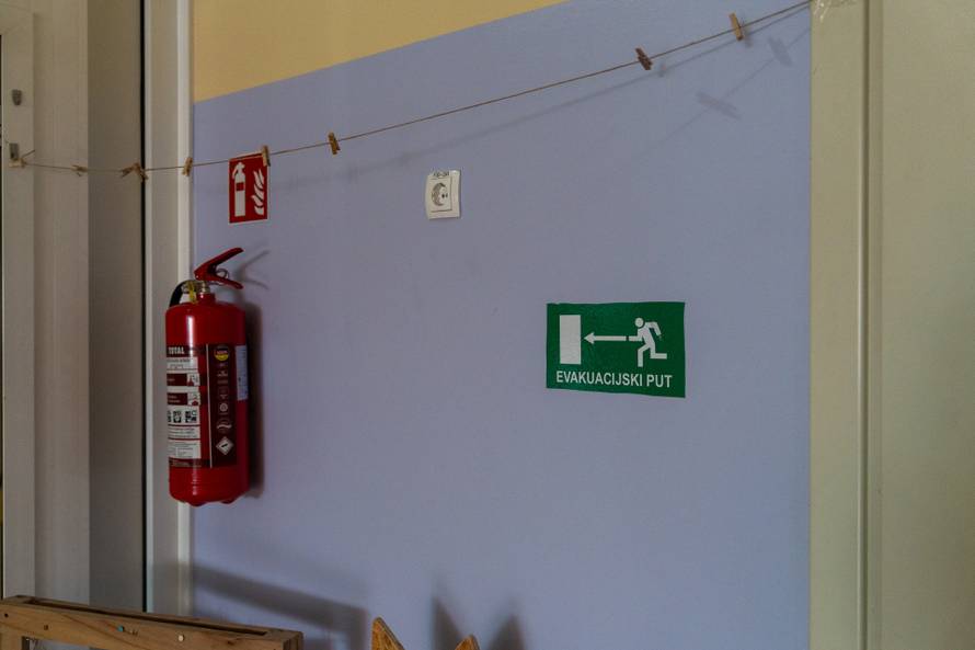 Otočac: Zbog mokrog snijega koji pada dio Like ostao bez struje