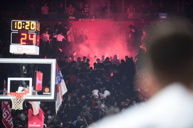Beograd: Košarkašku utakmicu Crvena Zvezda - Partizan obilježili navijački neredi 
