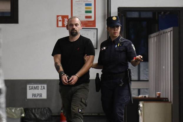 Zagreb: Privođenje uhićenih u Hrvatskim šumama