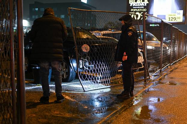 Zagreb: Auto se zaletio u izlog u Maksimirskoj ulici