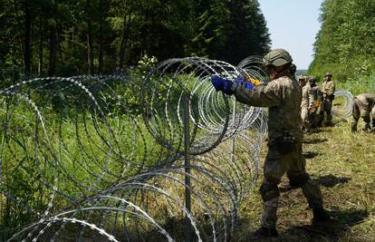 Poljska dovršila 'migrantsku ogradu' duž bjeloruske granice