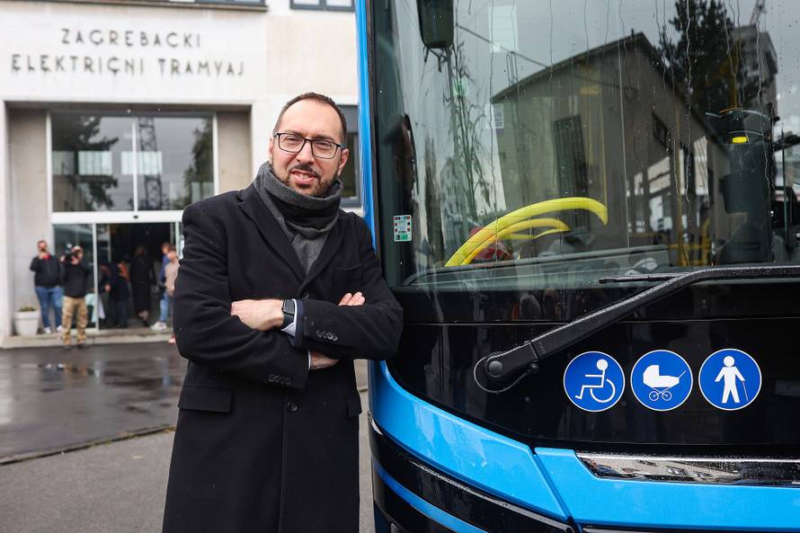 Tomašević i ZET predstavili nove niskopodne autobuse na električni pogon