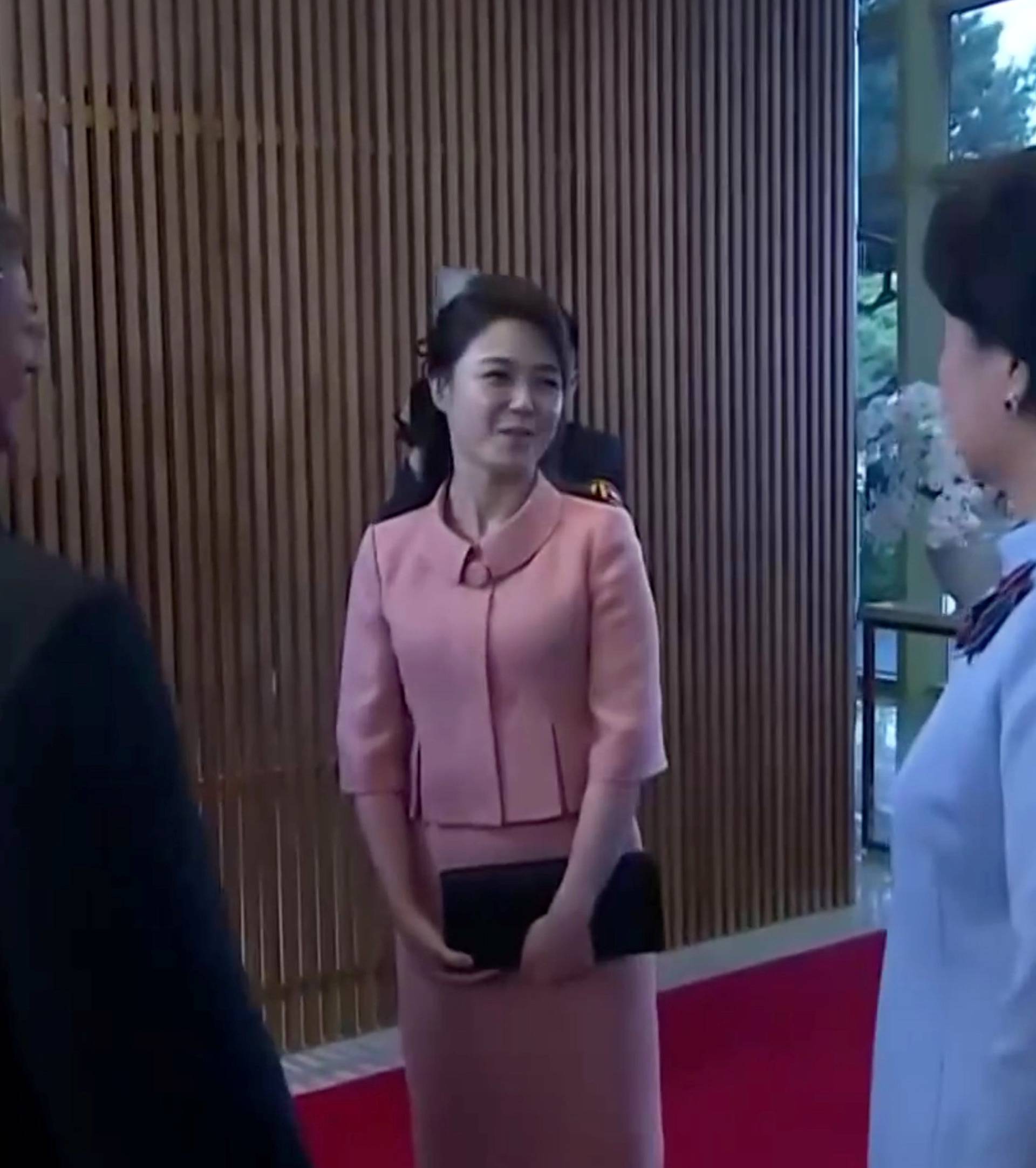North Korean leader Kim Jong Un's wife Ri Sol Ju arrives to join the inter-Korea dinner at the truce village of Panmunjom