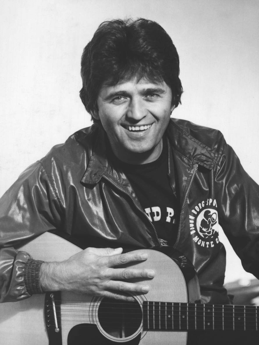 Među tenisačima je bio najbolji pjevač  i najbolji tenisač među pjevačima, a danas bi slavio 90.