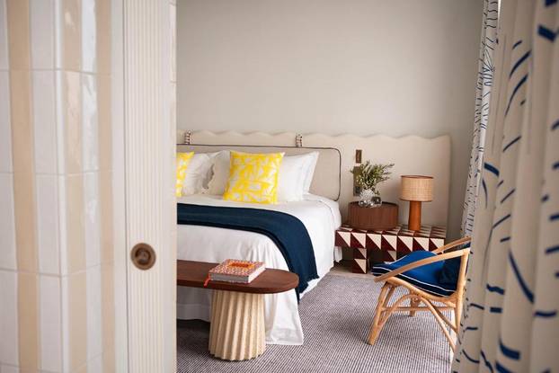 Biste li dali 1200 eura za noć u hotelu s privatnom plažom? Čekajte dok ne zavirite unutra!