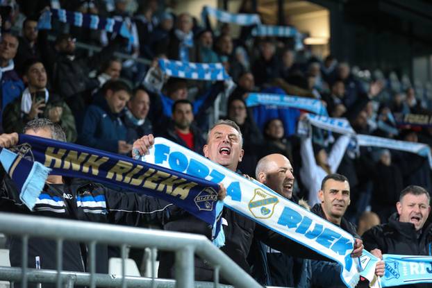 Atmosfera na tribinama tijekom utakmice 5. kola Konferencijske lige između Rijeke i Celja