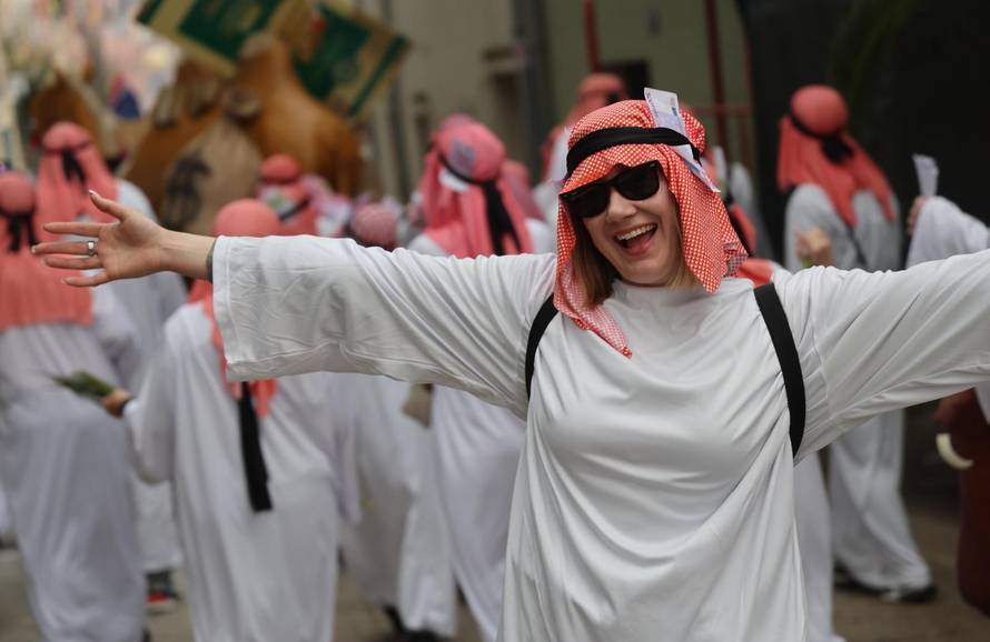 Kaštel Kambelovac: Održan Kambelovski krnjeval i zapaljen krnje “ Yugo”