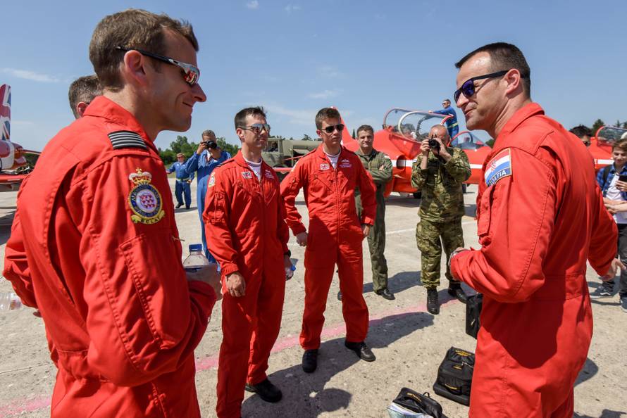 Kraljevska grupa Red Arrows posjetila je naša Krila Oluje