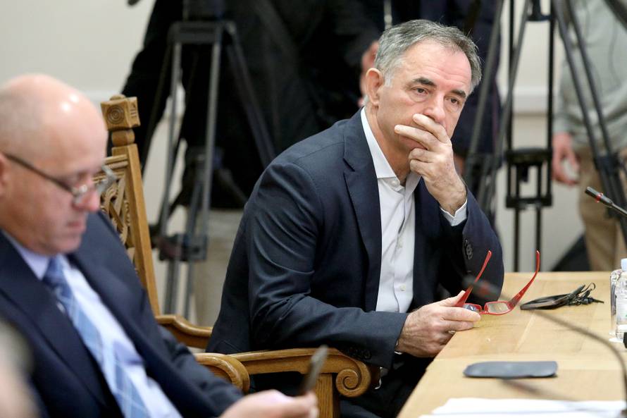 Željko Reiner: 'Ne znam zašto bi građane zanimao Poslovnik'