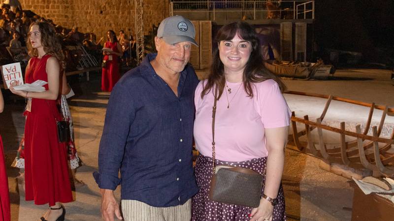 Woody Harrelson navdušil v Dubrovniku z ogledom predstave z Goranom Višnjićem in Zrinko Cvitešić