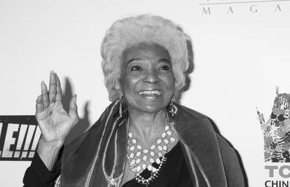 Preminula je Nichelle Nichols, prva Uhura iz 'Zvjezdanih staza'