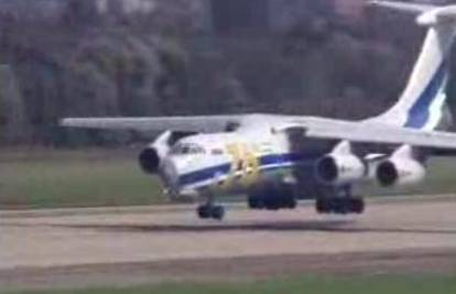 Pilot spustio teretni avion na sve kotače odjednom