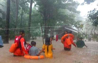 Velike poplave na Filipinima, poginulo najmanje 13 ljudi