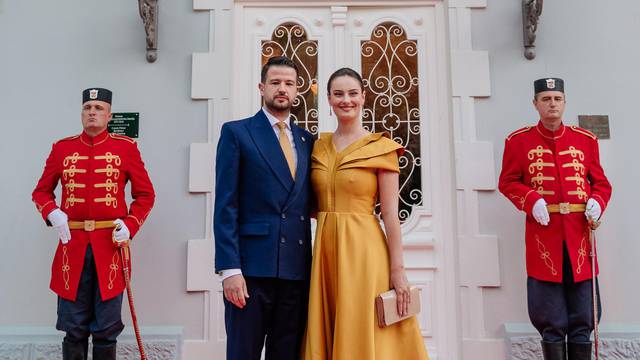 Prvu damu Crne Gore kritizirali zbog detalja na haljini: Morao na sve reagirati i predsjednik