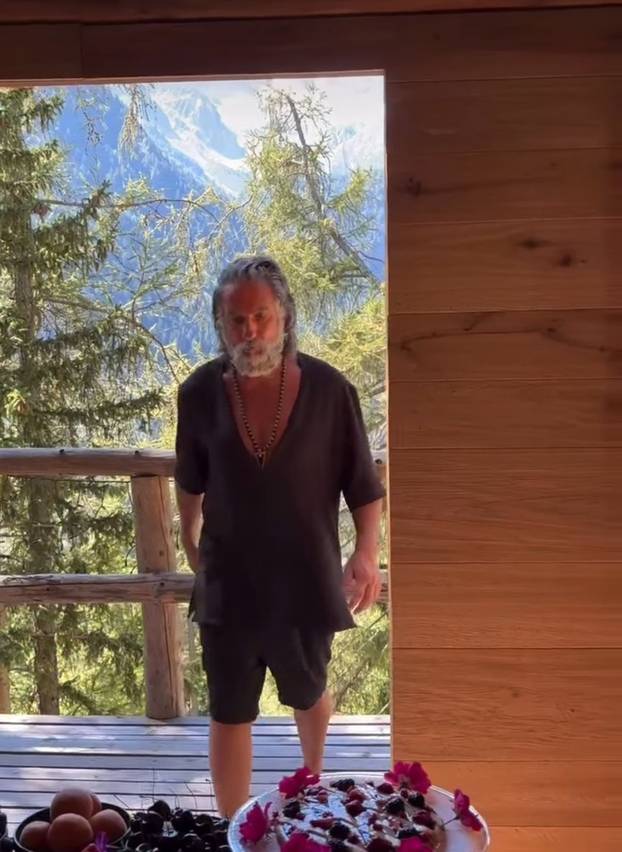 FOTO Zove se Zeus i izgleda kao bog: Ovaj muškarac je trenutno najpoželjniji na internetu!