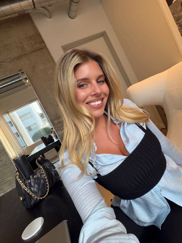 FOTO Ima svoj brend kupaćih, a kad vidite njezino savršeno tijelo, bit će vam sve jasno