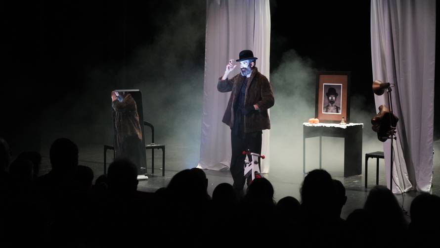 Premijera predstave „Medvjed“ u Kulturnom centru Travno