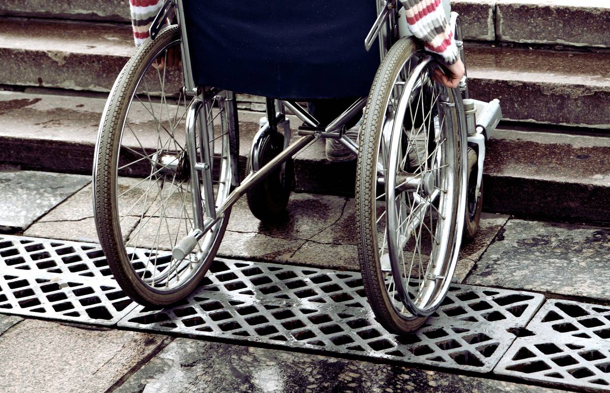 Potez HZZO-a ugrožava osobe s invaliditetom. Mogli bi ostati bez prijeko potrebnih pomagala