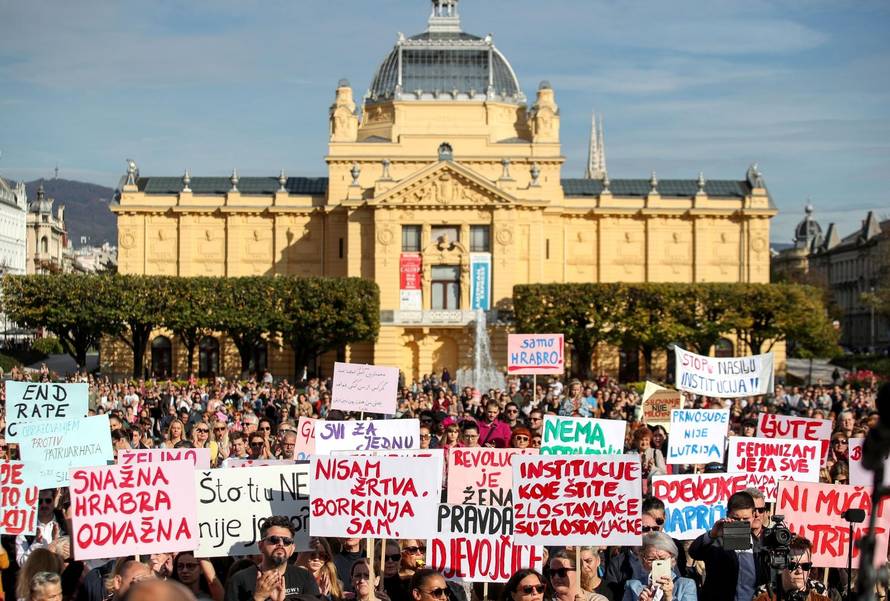 Zagreb: Na Trgu kralja Tomislava odrÅ¾an prosvjed "Pravda za djevojÄice"
