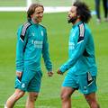 Luka Modrić naklonio se svježe umirovljenom Marcelu: 'Sretan sam što smo dijelili svlačionicu'
