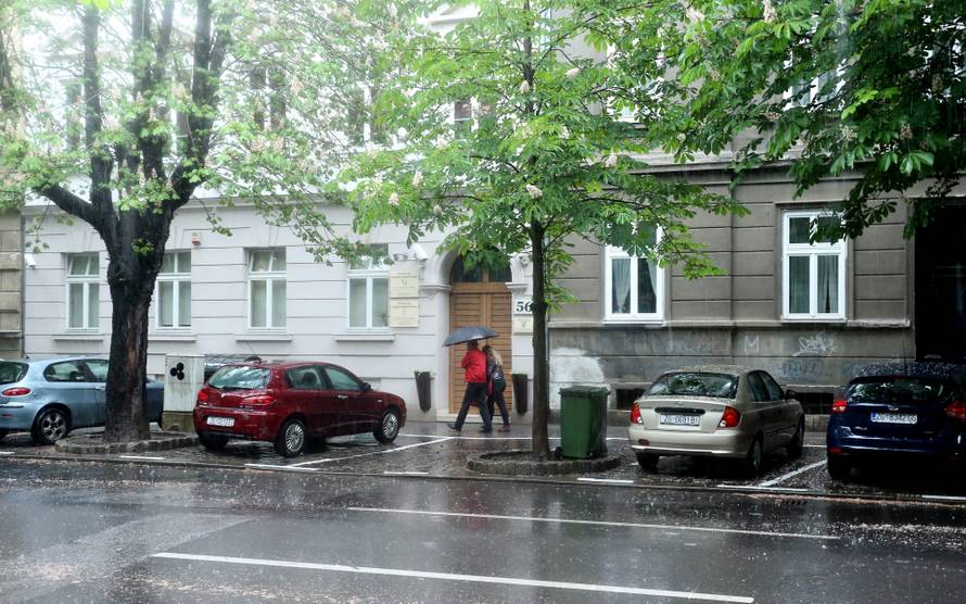 Horor u Zagrebu: Kraj kante za smeće ostavili bebu pa pobjegli