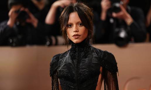 FOTO 'Gole haljine' i na Zlatnim globusima: Slavne dame do&scaron;le su na dodjelu bez grudnjaka