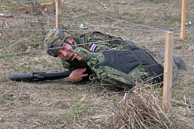 FOTO Vojnici Gardijske oklopno-mehanizirane brigade natjecali se u Garešnici: Evo kako je bilo