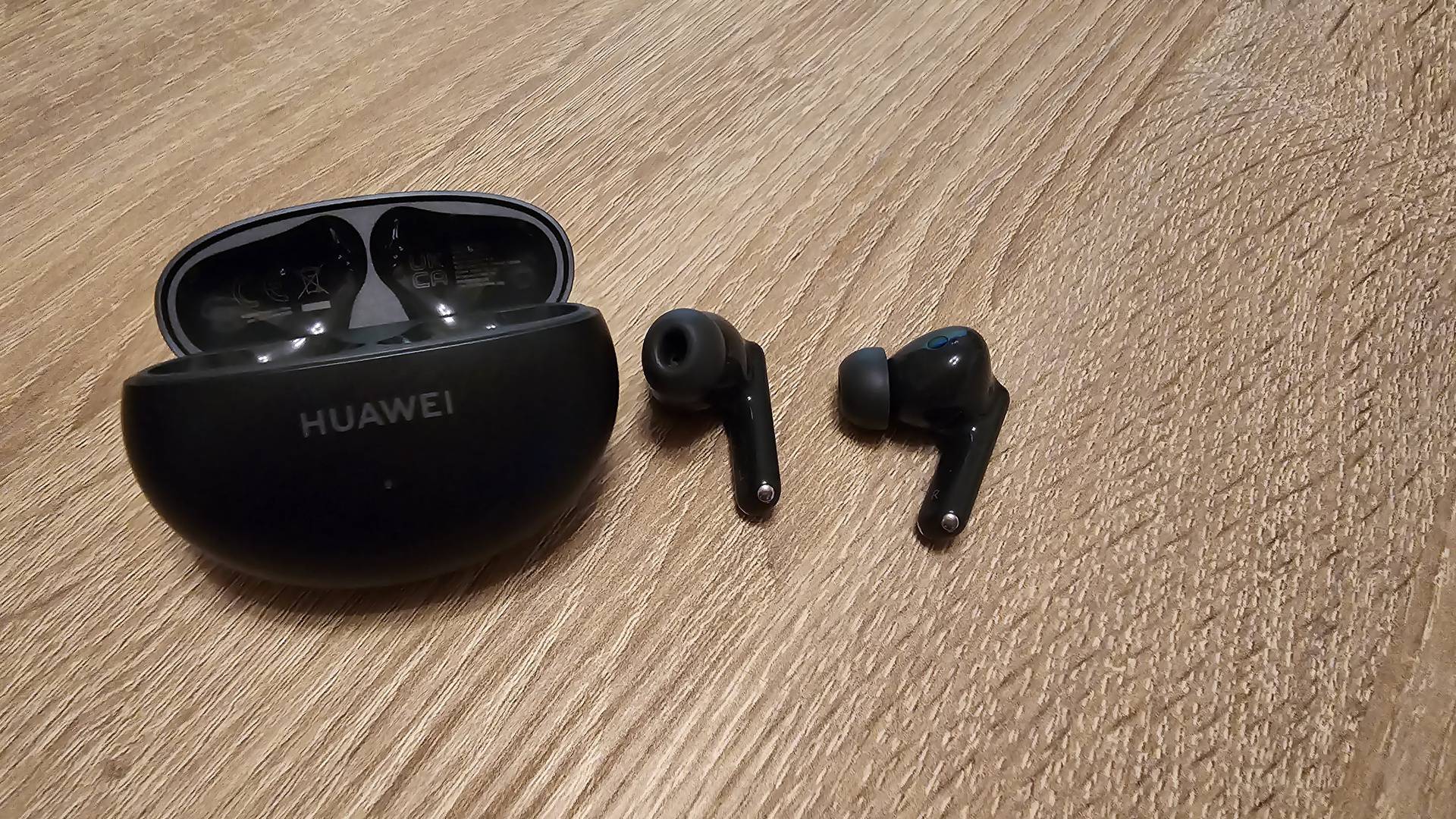 Isprobali smo Huawei FreeBuds 6i slušalice za uživanje u tišini