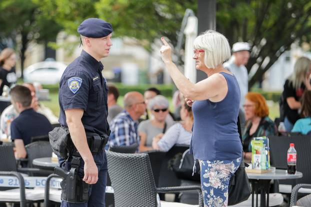 Zagreb: Policija evakuirala ljude iz Importanne centra zbog dojave o bombi