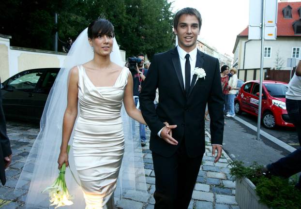 ARHIVA - 2008. Zagreb: Vjen?anje Nike Kranj?ara i Simone Fistri? u Crkvi sv. Ivana Krstitelja