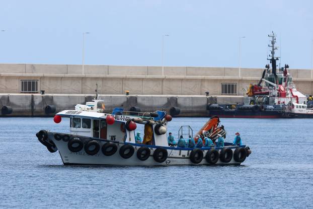 Cruise ship MV Hondius arrives at the port of Granadilla de Abona after being affected by a hantavirus outbreak, in Tenerife