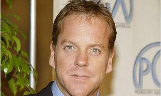 Kiefer Sutherland poludio i  dizajnera 'zakucao' glavom