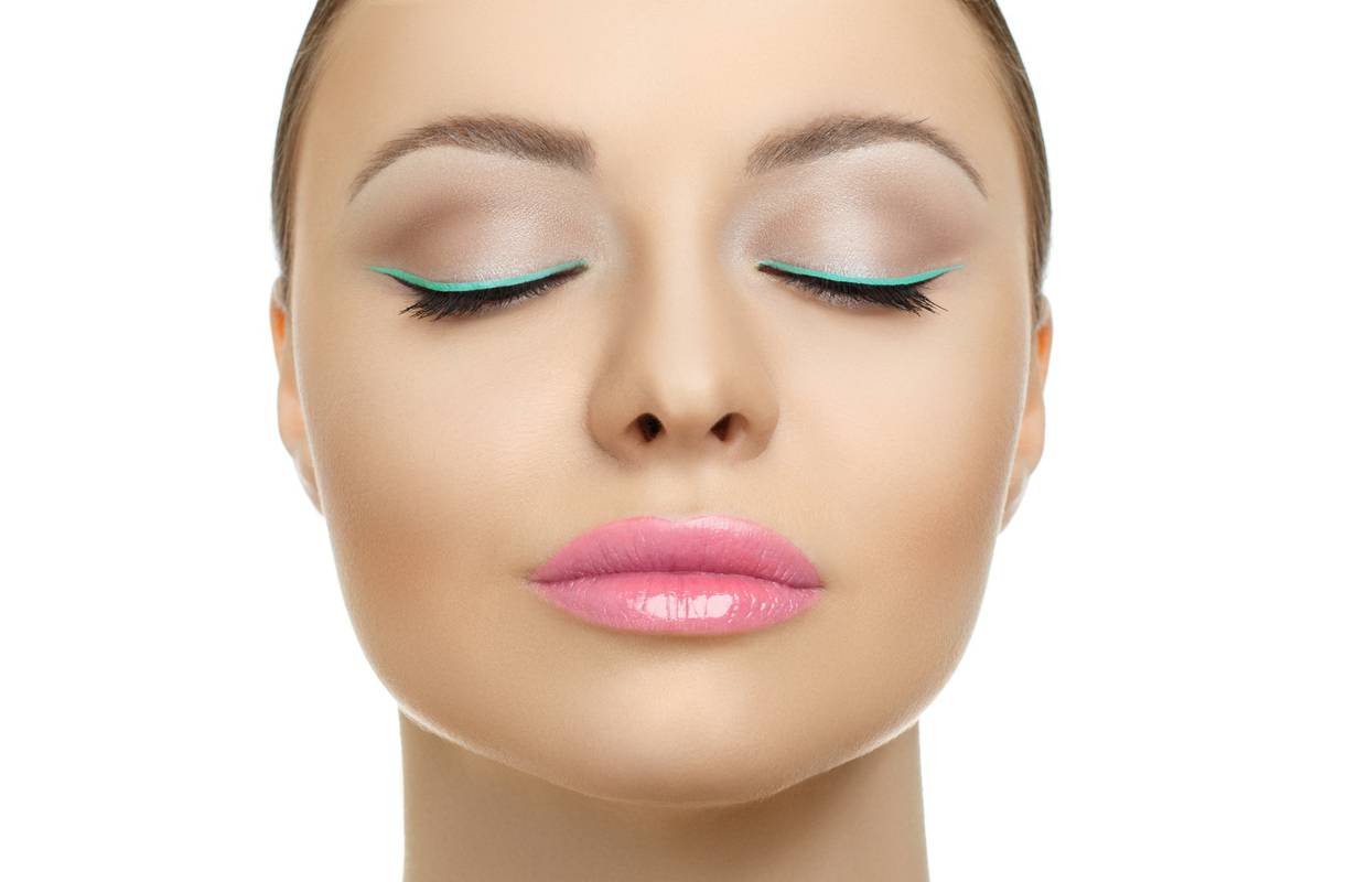 Make-up za ljubiteljice kreative: Uokvirite oko bojama kao što su plava, zelena ili jarka ružičasta