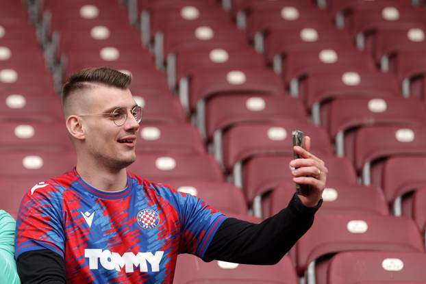 Ženeva: Navijači na polufinalnom susretu Lige prvaka mladih između Hajduka i Milana