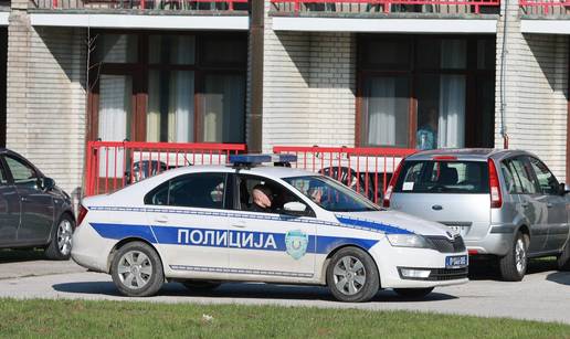 Ostavila nećakinju i ključeve u autu, lopov sjeo i odjurio!