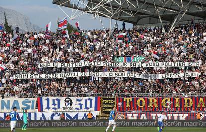 Pogledajte što je sve Torcida poručila na derbiju na Poljudu