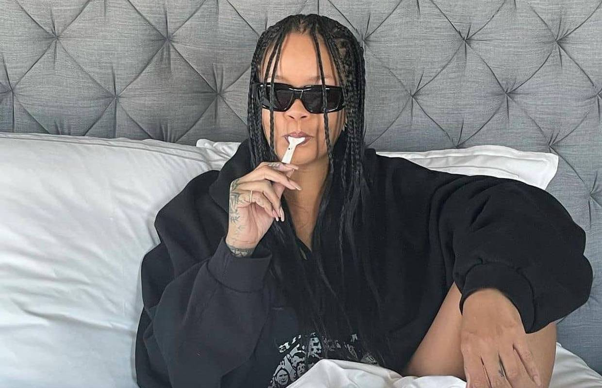 Rihanna se počastila kavijarom u krevetu nakon što se njezin parfem rasprodao u par sati