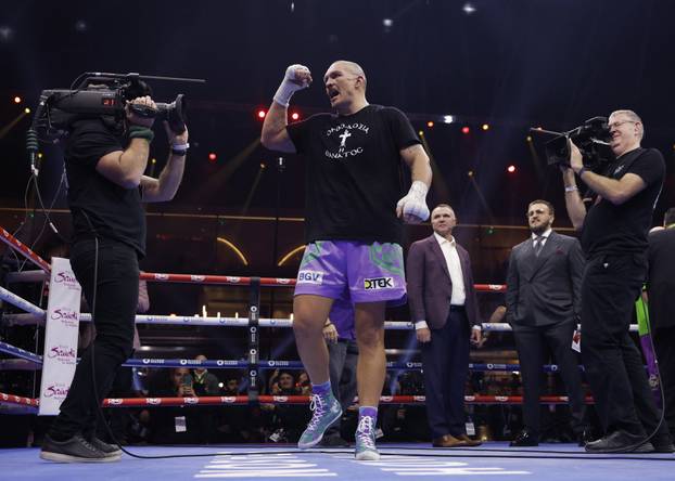 Oleksandr Usyk v Tyson Fury - Heavyweight World Title