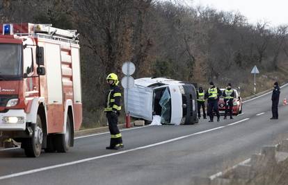 Dvoje mrtvih u teškom sudaru