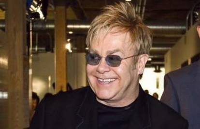 Sa sedam tjedana: Elton John sinčića je već upisao u školu