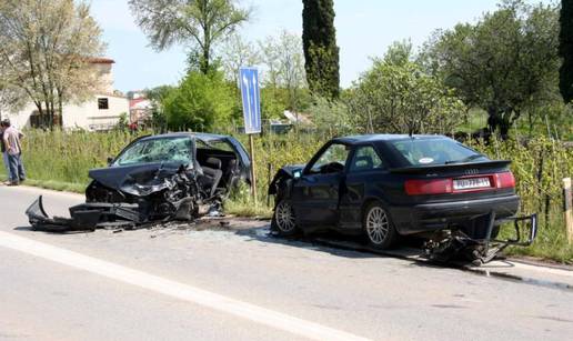 Dvoje teško ozlijeđeno u sudaru na ulazu u Poreč