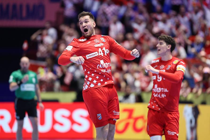 Malmo: Hrvatski rukometaši slave pobjedu u zagrljajima i poljupcima svojih najmilijih