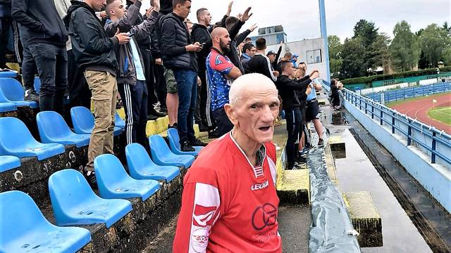 Ultras Sikirica (80) iz doma za starije stigao je bodriti Cibaliju