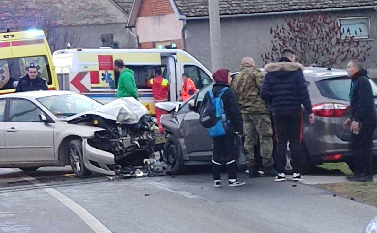 Frontalni sudar u Ivanovcu, dvije žene prevezli u bolnicu