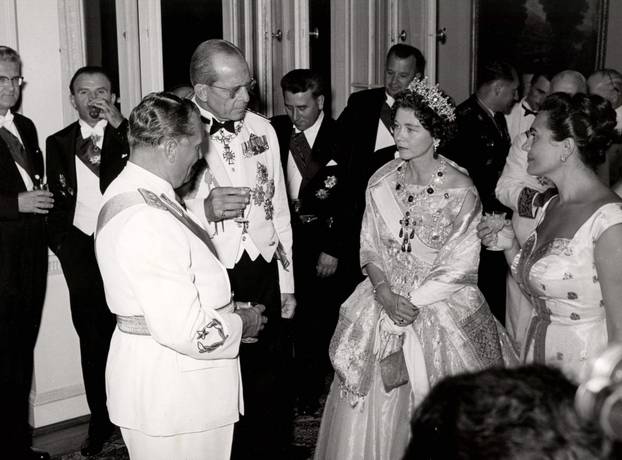 storyeditor/2025-04-01/Na_prijemu_u_Belom_dvoru_u_cast_grckih_suverena_1955_g_.jpg