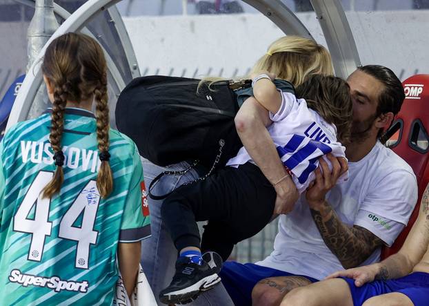 Split: Marko Livaja sa sinom i kćeri nakon utakmice