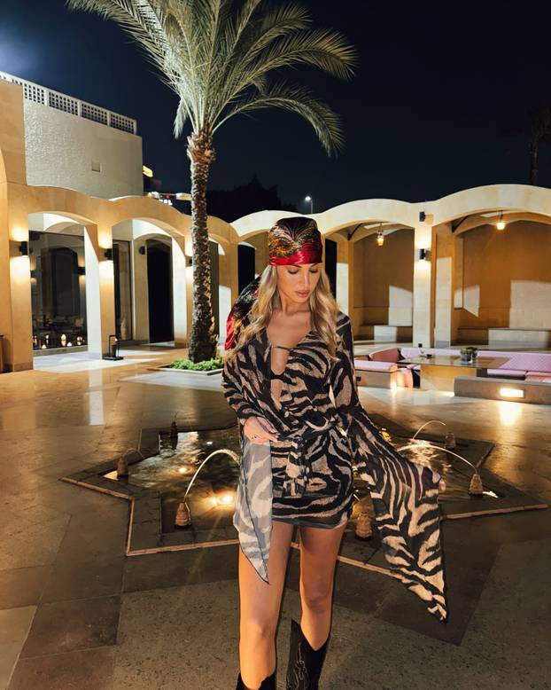 FOTO Talijanska voditeljica je konkurencija Diletti Leotti pred kamerama! Bila je i misica...