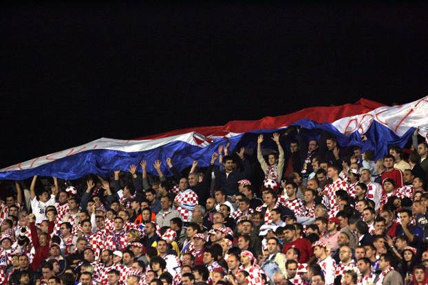 ARHIVA - 2006. Zagreb: Vatreni i "maksimirska krtica" srušili su Englesku 