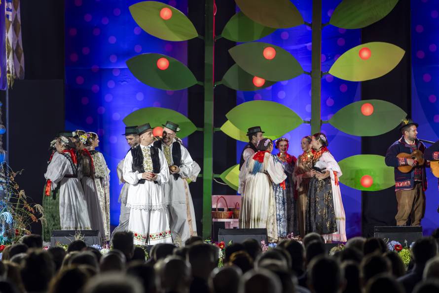 Vinkovci: 60. Vinkovačke jeseni pod sloganom "Jesen rumeni jabuka"